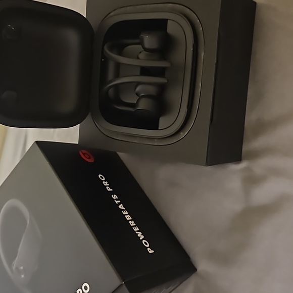 PowerBeats Pro - Picture 3 of 3